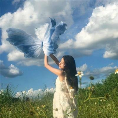 心不在焉的服务生